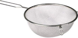 14CM TIN STRAINER / SIEVE