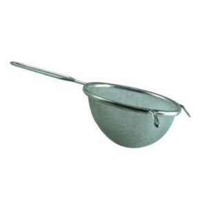 18CM TIN STRAINER/SIEVE