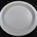 **9"**: This indicates the diameter of the plastic plates, which is 9 inches