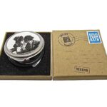 COLLECTION OF VINTAGE COMPACT POCKET MIRRORS WITH KISSES DESIGN IN BOX