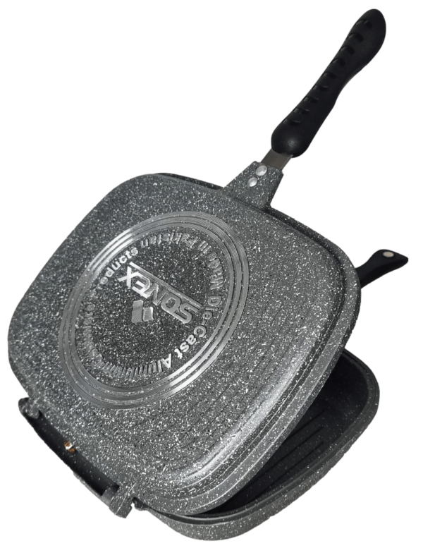 **Size**: The pan has a diameter of 36 cm, providing ample cooking space for a variety of dishes