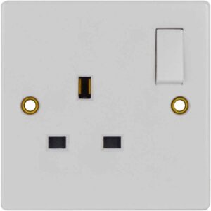 STATUS 13A SINGLE GANG SWITCHED WALL SOCKET