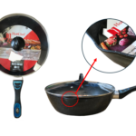 The description seems to be for a frying pan that measures 28 cm in diameter. It features a deep base, which is useful for cooking larger quantities of food or dishes that...