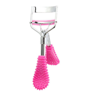 The item you are referring to is an eyelash curler featuring a textured grip handle, making it easier to hold and use. It measures 11 cm in length and is available in assorted...