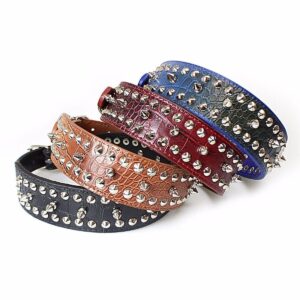 The item you're describing is a pet dog collar made of faux leather, featuring studs as part of its design. It measures 42 cm in length and comes in assorted colors. The "2139"...