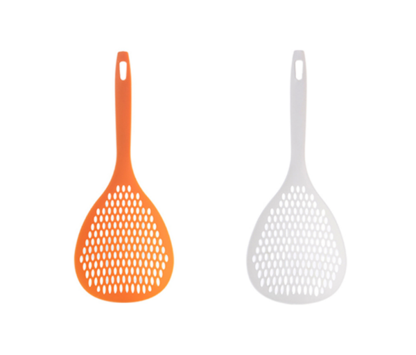 The Large Plastic Colander Sieve Spoon, measuring 35 x 14 cm, is a versatile kitchen tool designed for straining and draining. It is available in assorted colors, which adds a...