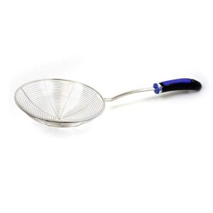 The "Metal Frying Oil Drainer Net Scoop Strainer with Plastic Handle" is a kitchen tool designed to help you efficiently drain oil or other liquids from fried or boiled foods....