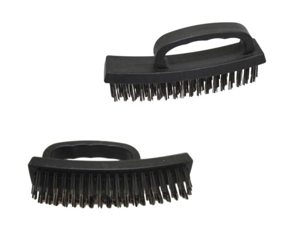 The Plastic Wire Brush Black Cleaning Scrubbing Indoor Outdoor Brush 16cm 6058 is a versatile cleaning tool designed for both indoor and outdoor use. It features durable plastic...