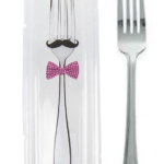 The product you're referring to is a portable travel cutlery box made of clear plastic. It measures 22 cm in length, 6.5 cm in width, and 4 cm in height. This case typically...
