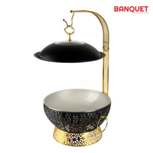 The SQ Professional Banquet Ornate Chafing Dish with Lid is a stylish and functional catering accessory designed for serving hot food at events, parties, or buffets. This...