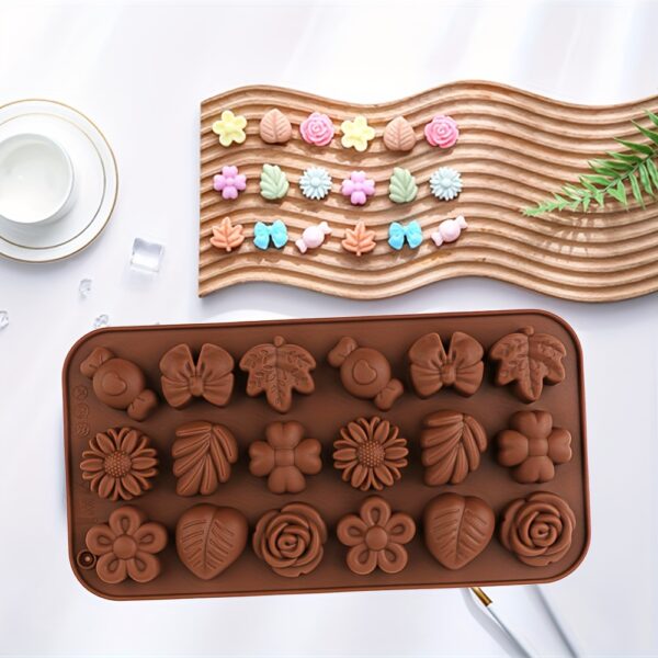 BPA-Free 18-Cavity Silicone Mold - Flower Shaped Chocolate Mold for DIY Candy & Baking - Perfect for Weddings, Holidays & Parties - Image 4