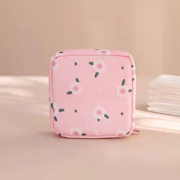 Cute Bear Portable Sanitary Napkin Storage Bag - Large Capacity, Waterproof, and Organizer for Women  - Cartoon Physiological Period Tampon Bag - Image 5