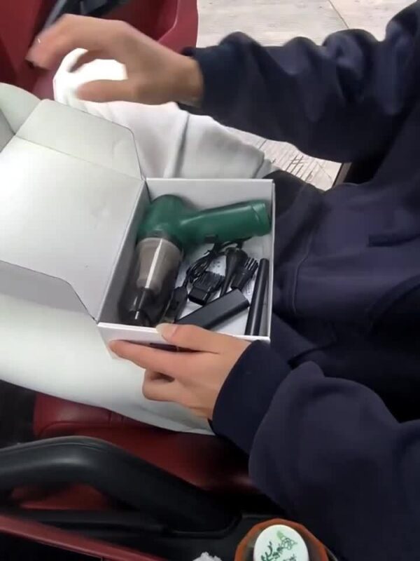 High Power Three In One Wireless Vacuum Cleaner With Extended Battery Life For Suction, Air Extraction, And Blowing At Home And In Car - Image 11