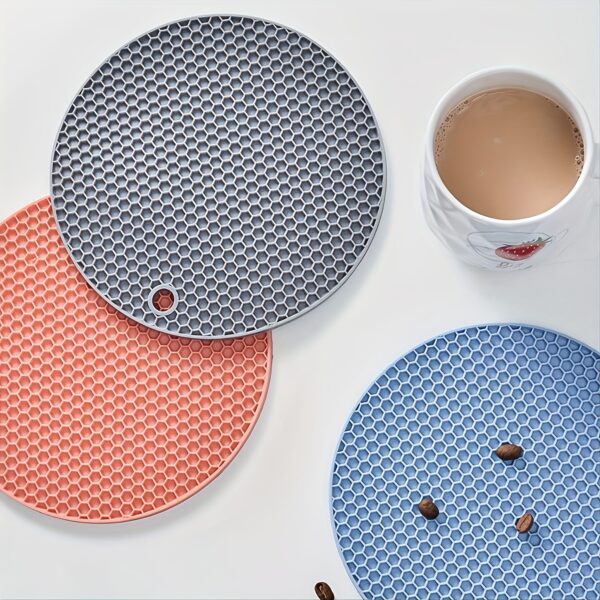 1/4pcs Round Honeycomb Silicone Placemat 17.02 Cm, Heat Insulation Pad, Non-slip Pot Holder, Easy To Clean And High Temperature Resistant Table Mat, Tabletop Protection, Home Kitchen Dining Table Decor - Image 14