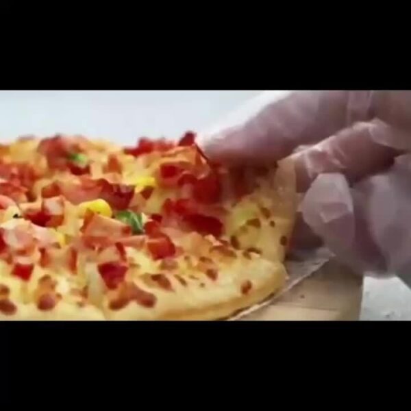 Effortlessly Roll Out Perfect Pizza with this Stainless Steel Pizza Wheel Knife Kitchen Accessories - Image 9