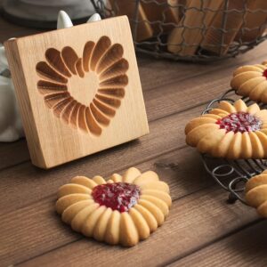 Cippes Wooden Cookie Cutter Mold, 3D Heart Daisy Snow Patterns, DIY Biscuit Stamp for Pastry, Embossing Craft Decorating Baking Tool, Ideal for Thanksgiving, Christmas, Valentine'S Day, Mother'S Day