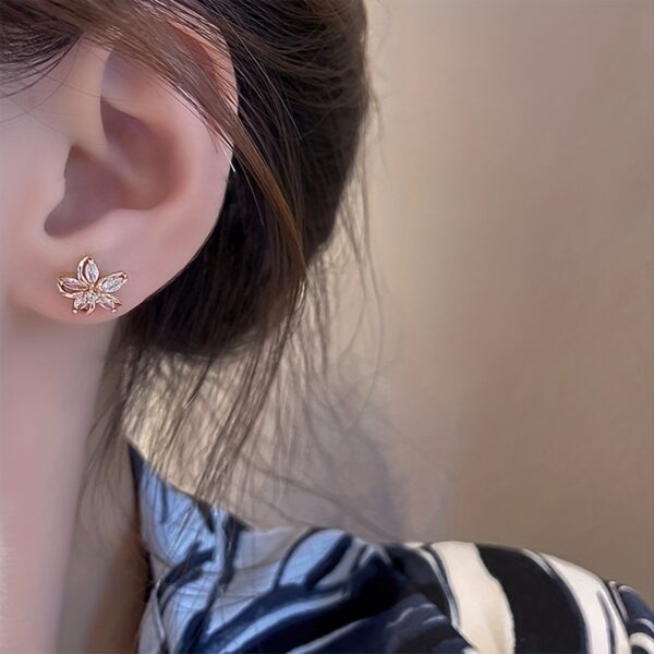 Charming Copper Flower Design Synthetic Zirconia Inlaid Stud Earrings Sparkling Petal Stud Earrings - Image 12