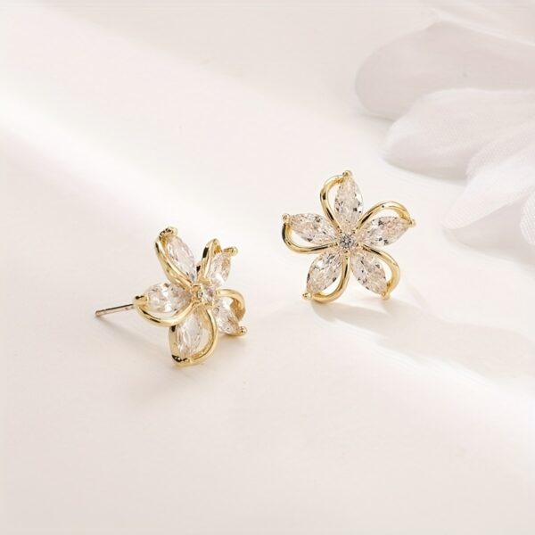 Charming Copper Flower Design Synthetic Zirconia Inlaid Stud Earrings Sparkling Petal Stud Earrings - Image 3