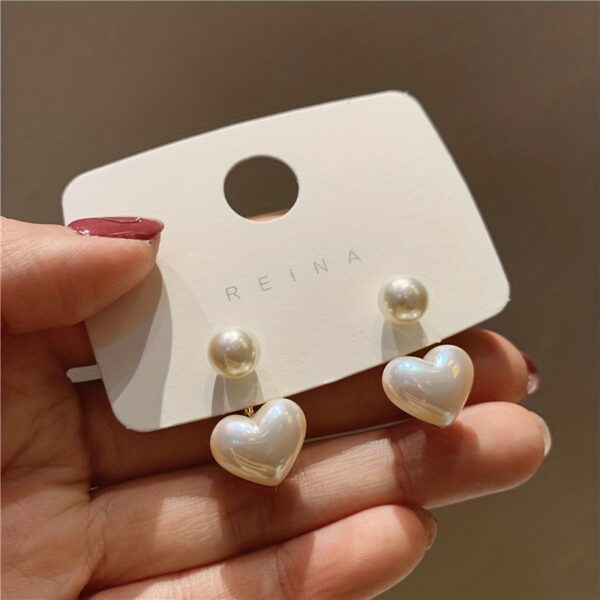 1 Pair Vintage Style Heart-Shaped Imitation Pearl Stud Earrings, Simple Luxury Fashion Dangle Earrings for Women, Versatile Temperament Jewelry for Daily and Party Occasions, Novelty Earrings - Image 4