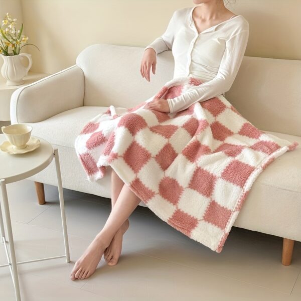 [1pc Cozy Fleece Blanket] 1pc Soft & Cozy Plaid Flannel Fleece Blanket | Multi-Purpose Throw for Adults, Pets, Office, Outdoor Camping, Holiday Gifts | 300-350gsm Knitted Polyester, Multiple Sizes Available, Pet-Friendly, Checkered Pattern - Image 3