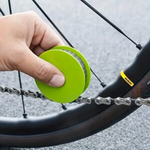 1pc Portable Bike Chain Oiler Tool - Effortless Maintenance with Anti-Rust Lubricant, Green PP Material, Ideal for All-Weather Use, Bike Maintenance Essentials | Green Plastic Oiler | Durable Plastic Oiler