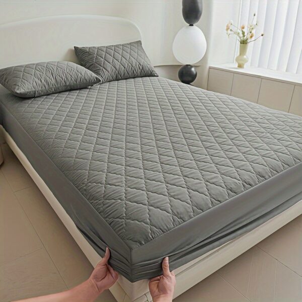 Ultra-Soft High Quality Mattress Protector with Deep Pockets - Solid Color, Geometric Design for Enhanced Sleep Comfort in Bedroom and Guest Room, for Winter - Image 11