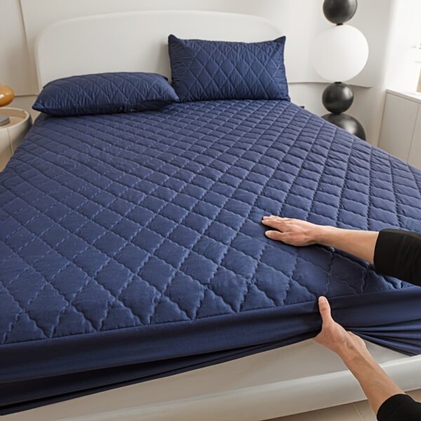 Ultra-Soft High Quality Mattress Protector with Deep Pockets - Solid Color, Geometric Design for Enhanced Sleep Comfort in Bedroom and Guest Room, for Winter - Image 17
