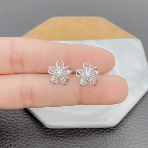 Charming Copper Flower Design Synthetic Zirconia Inlaid Stud Earrings Sparkling Petal Stud Earrings - Image 6