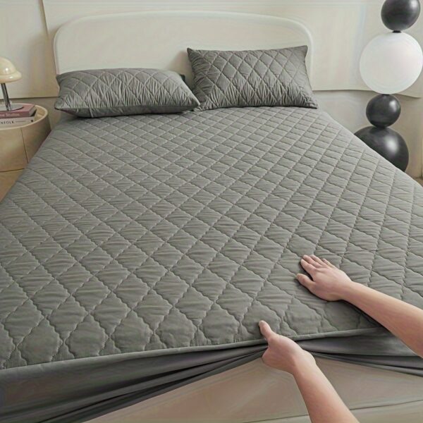 Ultra-Soft High Quality Mattress Protector with Deep Pockets - Solid Color, Geometric Design for Enhanced Sleep Comfort in Bedroom and Guest Room, for Winter - Image 16