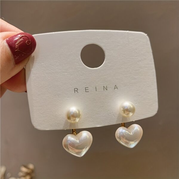 1 Pair Vintage Style Heart-Shaped Imitation Pearl Stud Earrings, Simple Luxury Fashion Dangle Earrings for Women, Versatile Temperament Jewelry for Daily and Party Occasions, Novelty Earrings