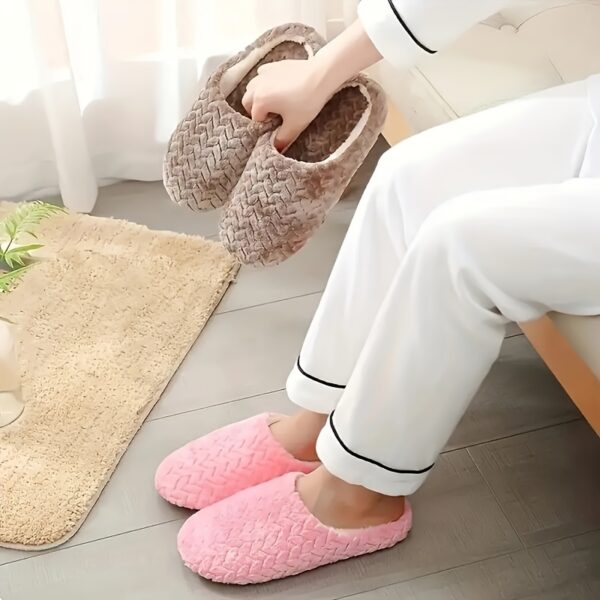 Warm & Cozy Women's Plush Indoor Slippers, Closed Toe Non Slip Home Mute Shoes - Image 2