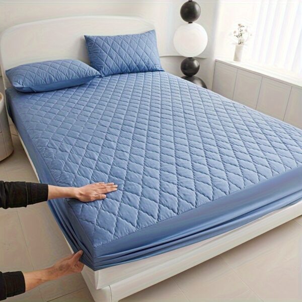 Ultra-Soft High Quality Mattress Protector with Deep Pockets - Solid Color, Geometric Design for Enhanced Sleep Comfort in Bedroom and Guest Room, for Winter - Image 12