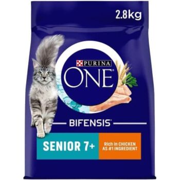 Purina ONE Senior 7+ Dry Cat Food Rich in Chicken (2.8kg)