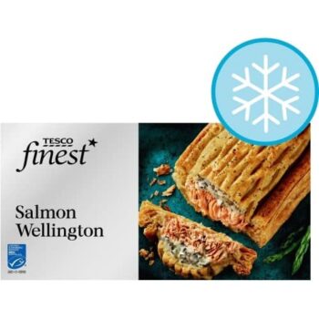 Tesco Finest Salmon Wellington (700g)