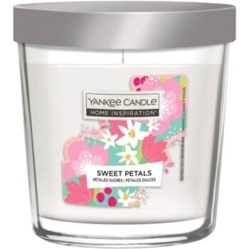 Yankee Candle Sweet Petals Scented Candle (200g)