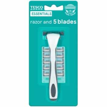 Tesco Essentials Triple Blade Razor With 5 Blades