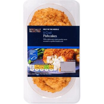 Specially Selected Melt In The Middle Cod Fishcake With Parsley Sauce (290g)
