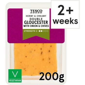 Tesco Double Gloucester Onion & Chives (200g)